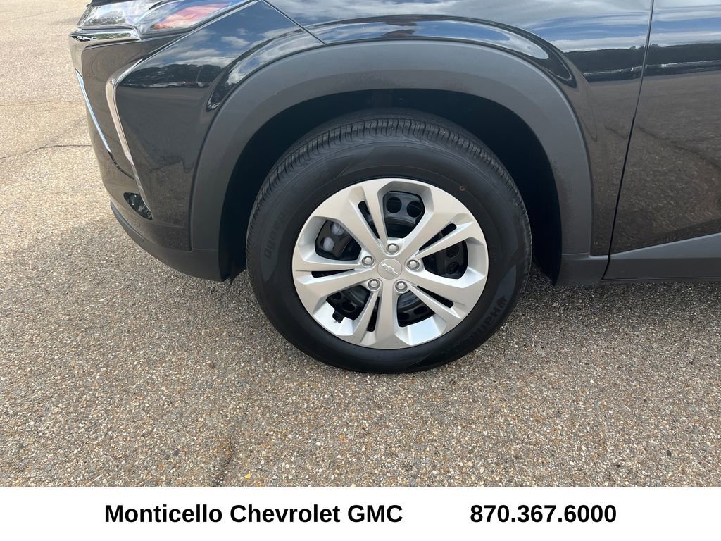 Used 2025 Chevrolet Trax LS image 25