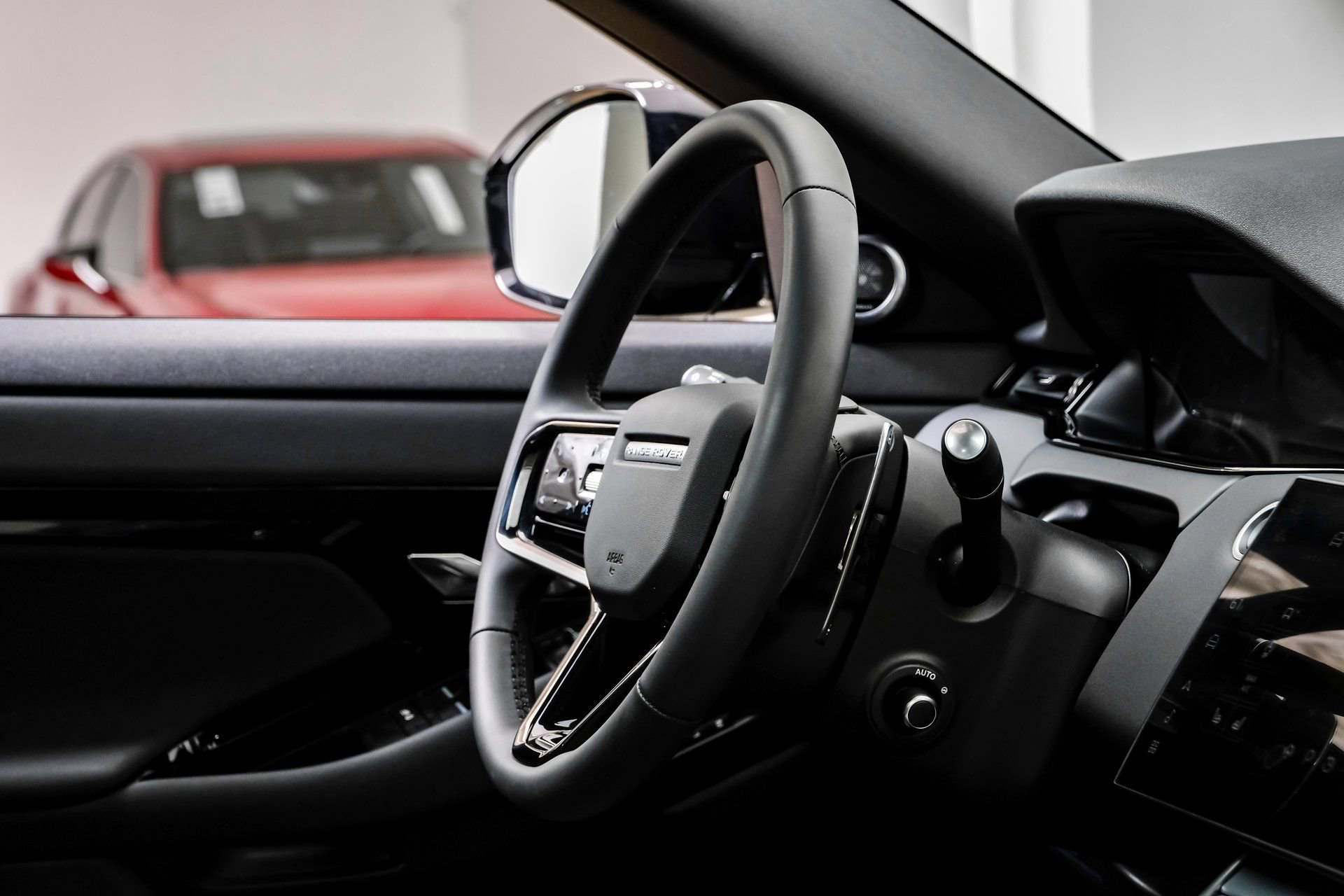 Used 2024 Land Rover Range Rover Evoque S image 17