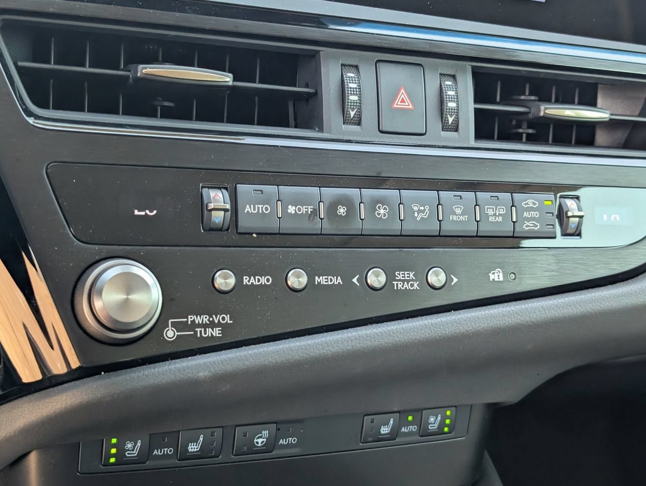 Used 2025 Lexus ES 350 w/ Premium Package FWD image 15
