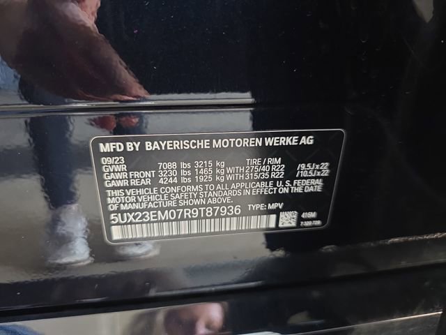 Used 2024 BMW X7 xDrive40i w/ Executive Package image 38