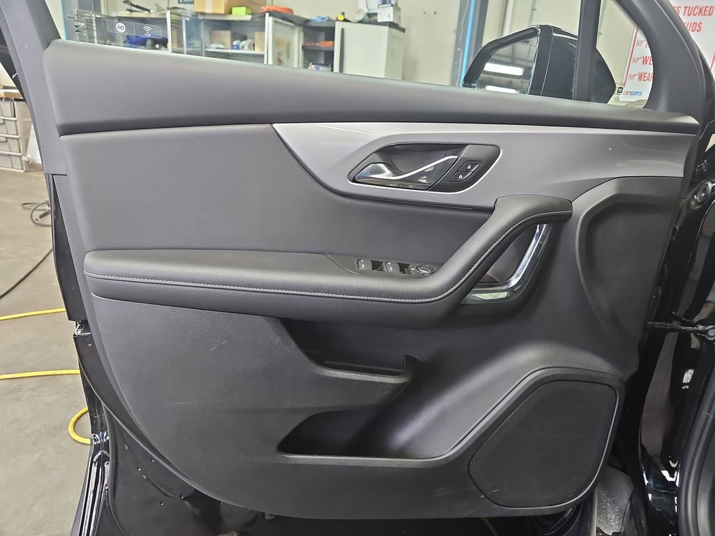 Used 2025 Chevrolet Blazer LT AWD/4WD image 25