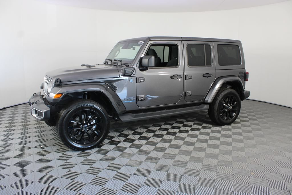 Used 2025 Jeep Wrangler Unlimited Sahara AWD/4WD image 2