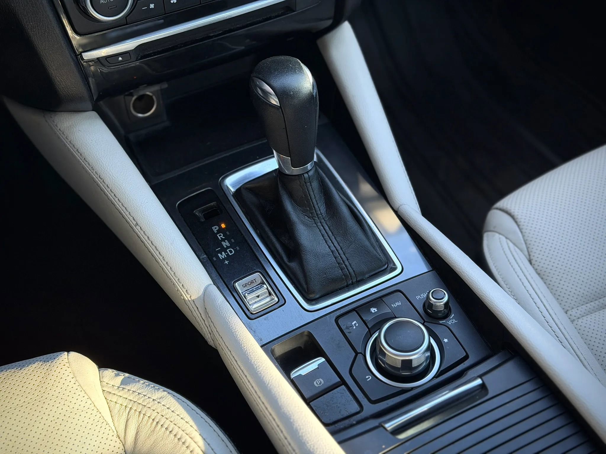 Used 2017 MAZDA MAZDA6 Grand Touring image 16