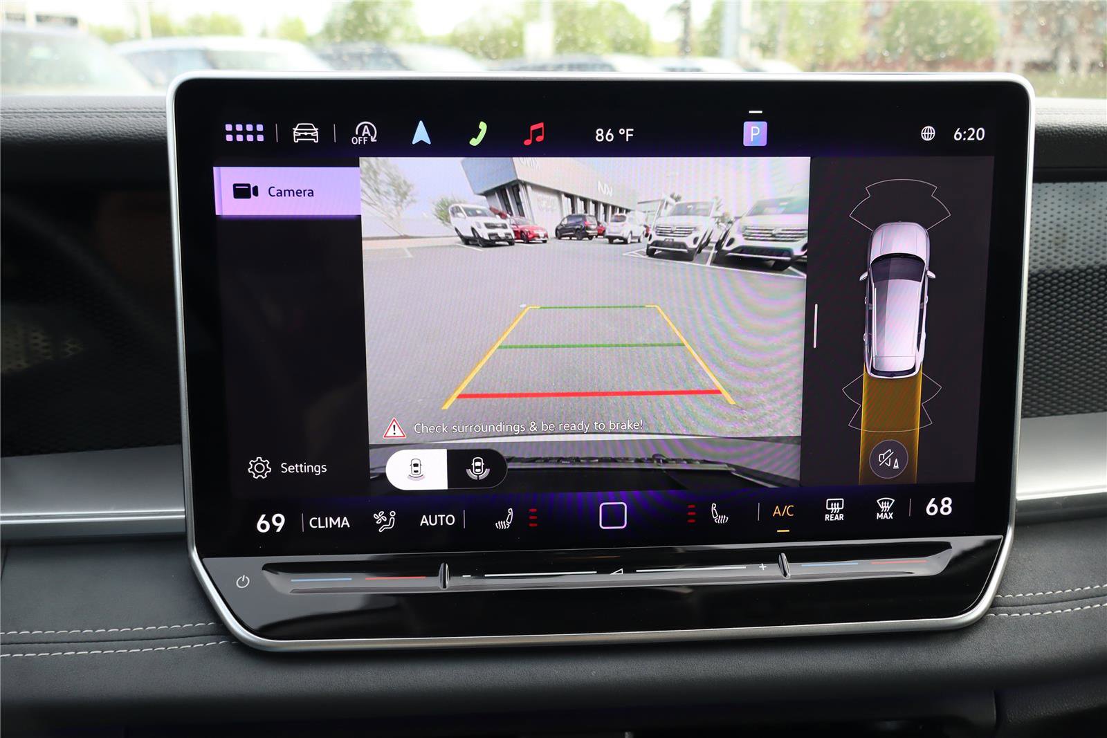 Certified 2025 Volkswagen Tiguan SE w/ Panoramic Sunroof Package image 21