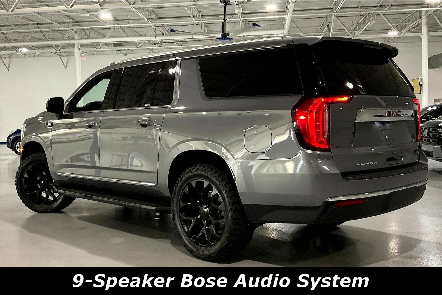 Used 2021 GMC Yukon XL SLT w/ SLT Premium Package image 3