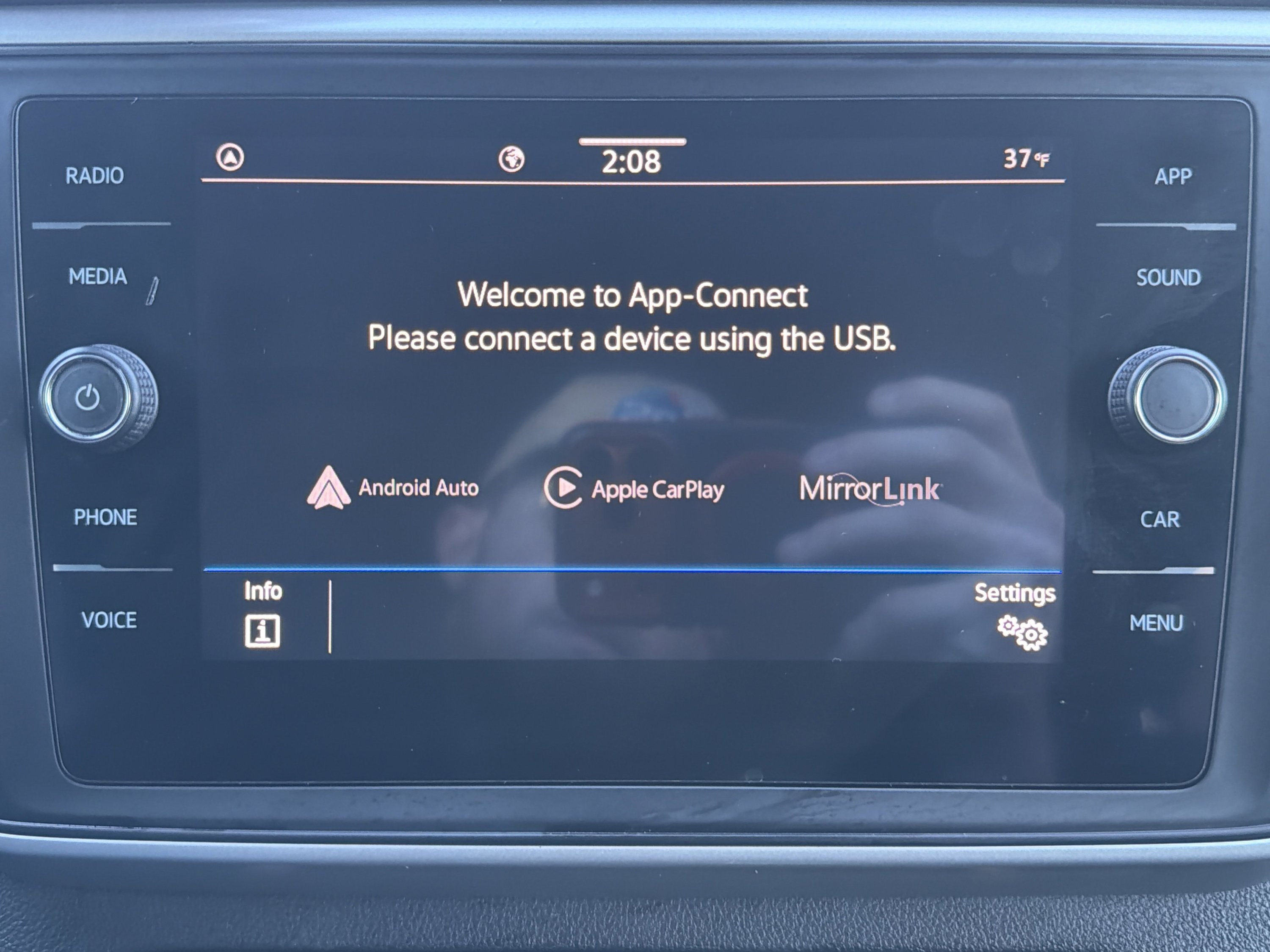 Used 2021 Volkswagen Atlas Cross Sport SE FWD image 67