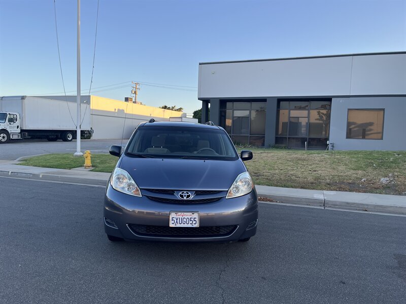 Used 2006 Toyota Sienna LE FWD image 3
