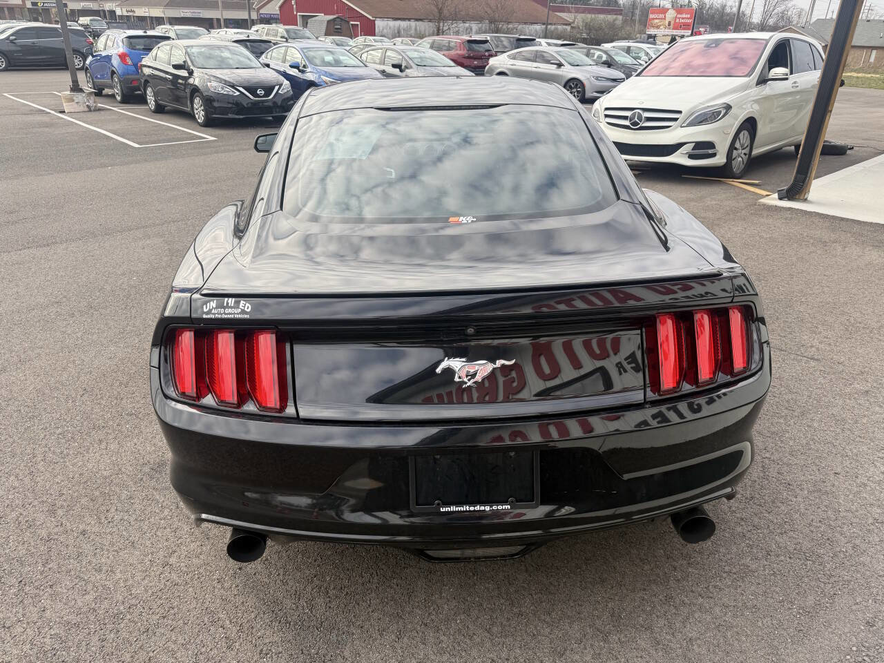 Used 2017 Ford Mustang EcoBoost 2dr Fastback RWD image 9