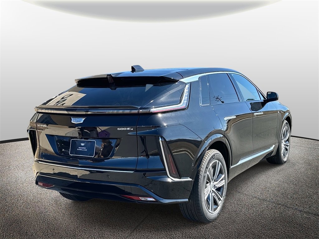 New 2025 Cadillac Lyriq Luxury image 2
