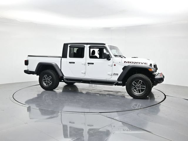 Used 2024 Jeep Gladiator Mojave w/ Technology Group AWD/4WD image 3