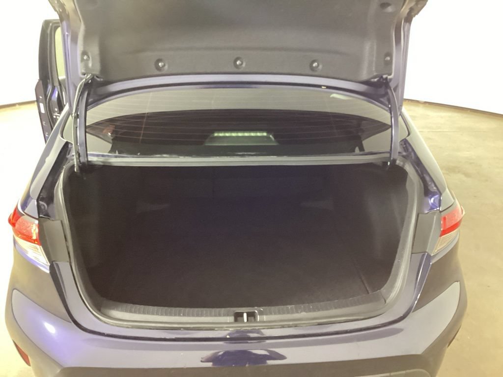 Used 2021 Toyota Corolla LE FWD image 26