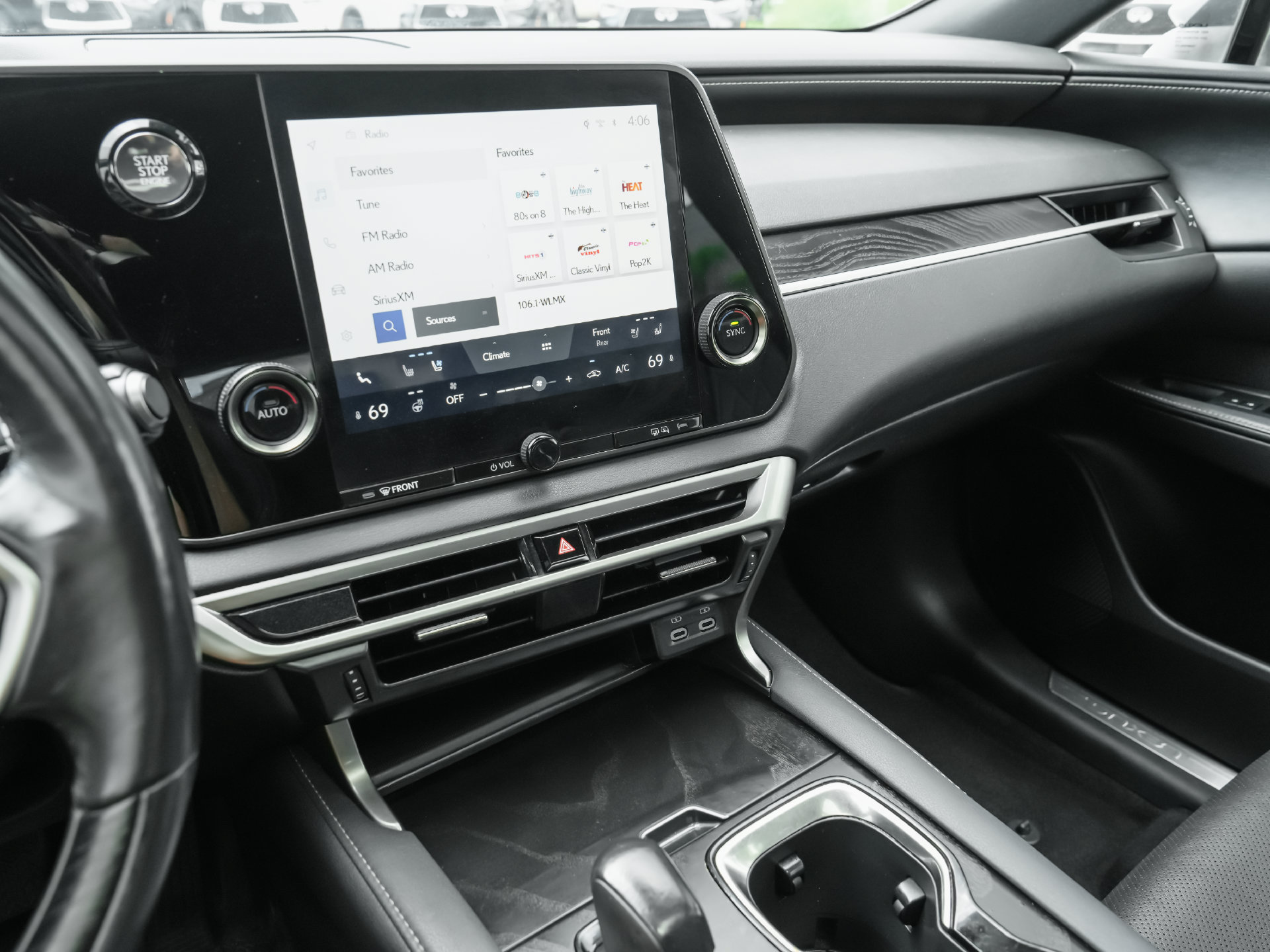 Used 2023 Lexus RX 350 Premium w/ Accessory Package AWD/4WD image 11