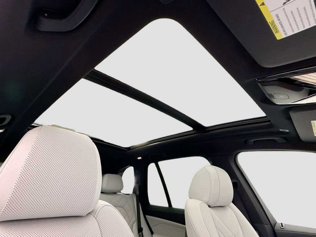 Certified 2026 BMW X5 sDrive40i w/ M Sport Package image 17