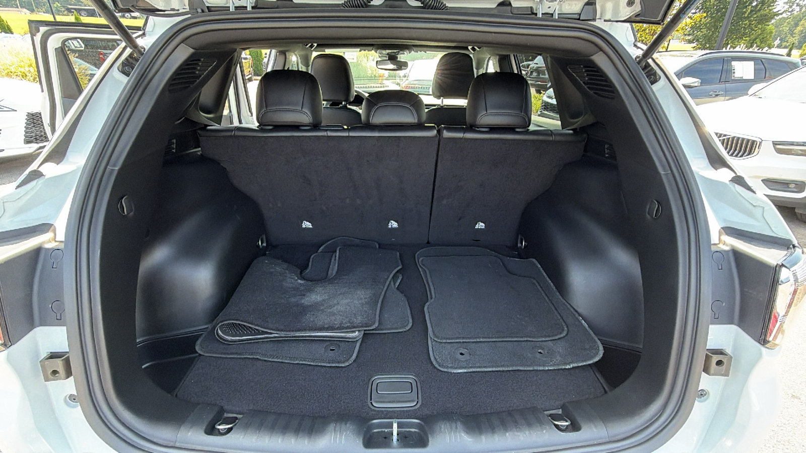 Used 2025 Jeep Compass Limited AWD/4WD image 13