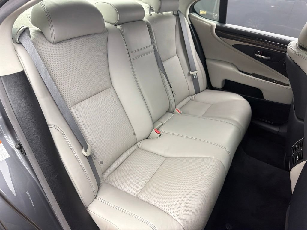 Used 2017 Lexus LS 460 AWD w/ Comfort Package image 25