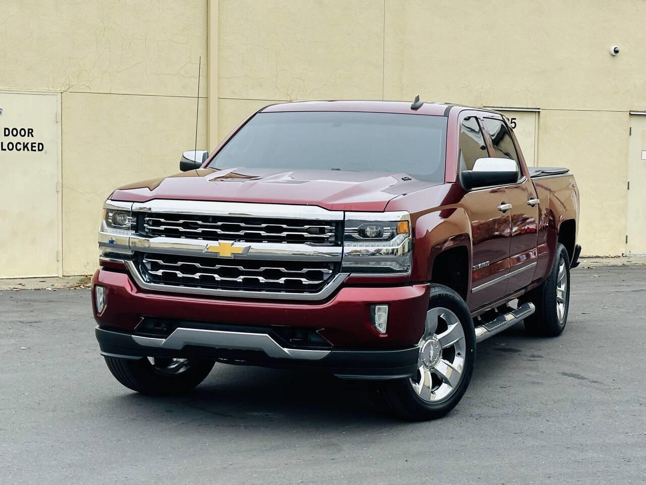 Used 2017 Chevrolet Silverado 1500 LTZ AWD/4WD image 3