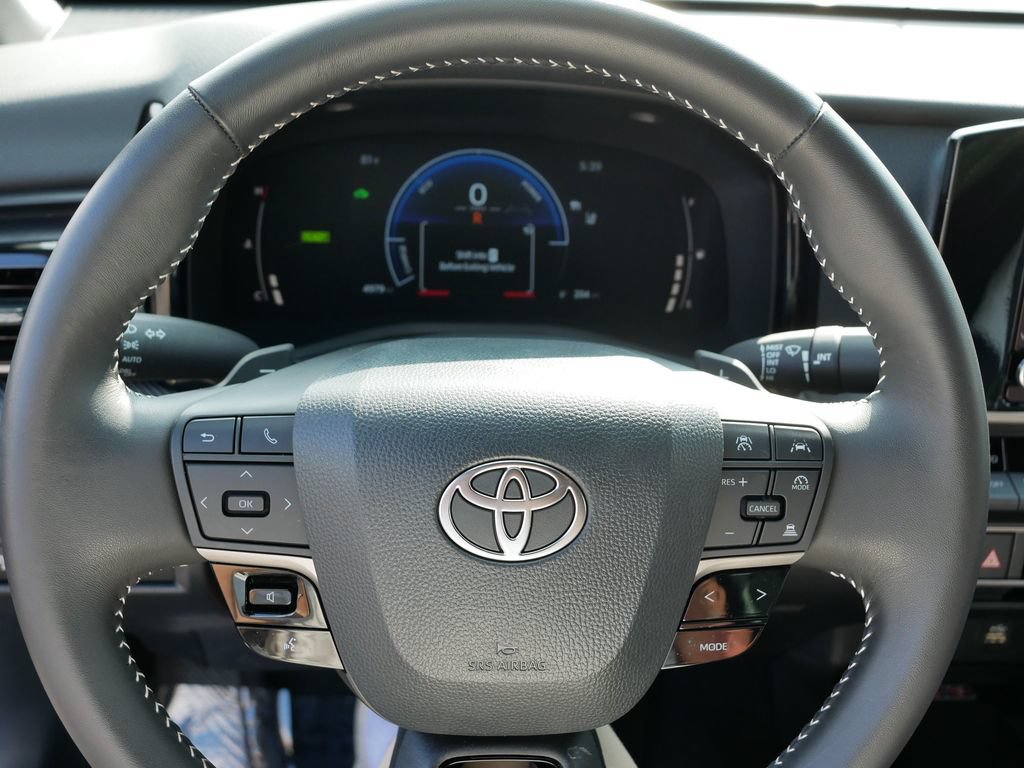 Used 2026 Toyota Camry SE FWD image 27
