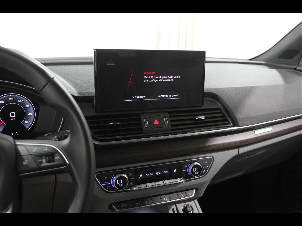 Used 2025 Audi Q5 2.0T Premium Plus w/ Premium Plus Package AWD/4WD image 9