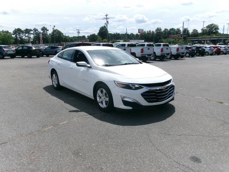 Used 2024 Chevrolet Malibu LS w/ Driver Confidence Package FWD image 4
