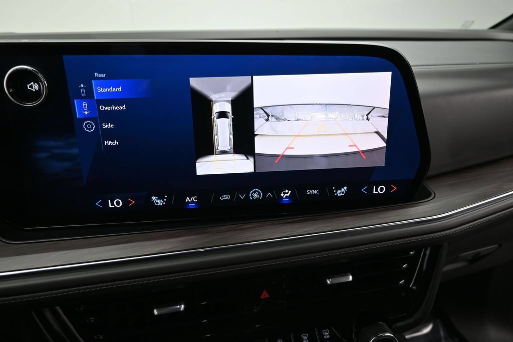 Used 2025 Chevrolet Suburban Z71 AWD/4WD image 17