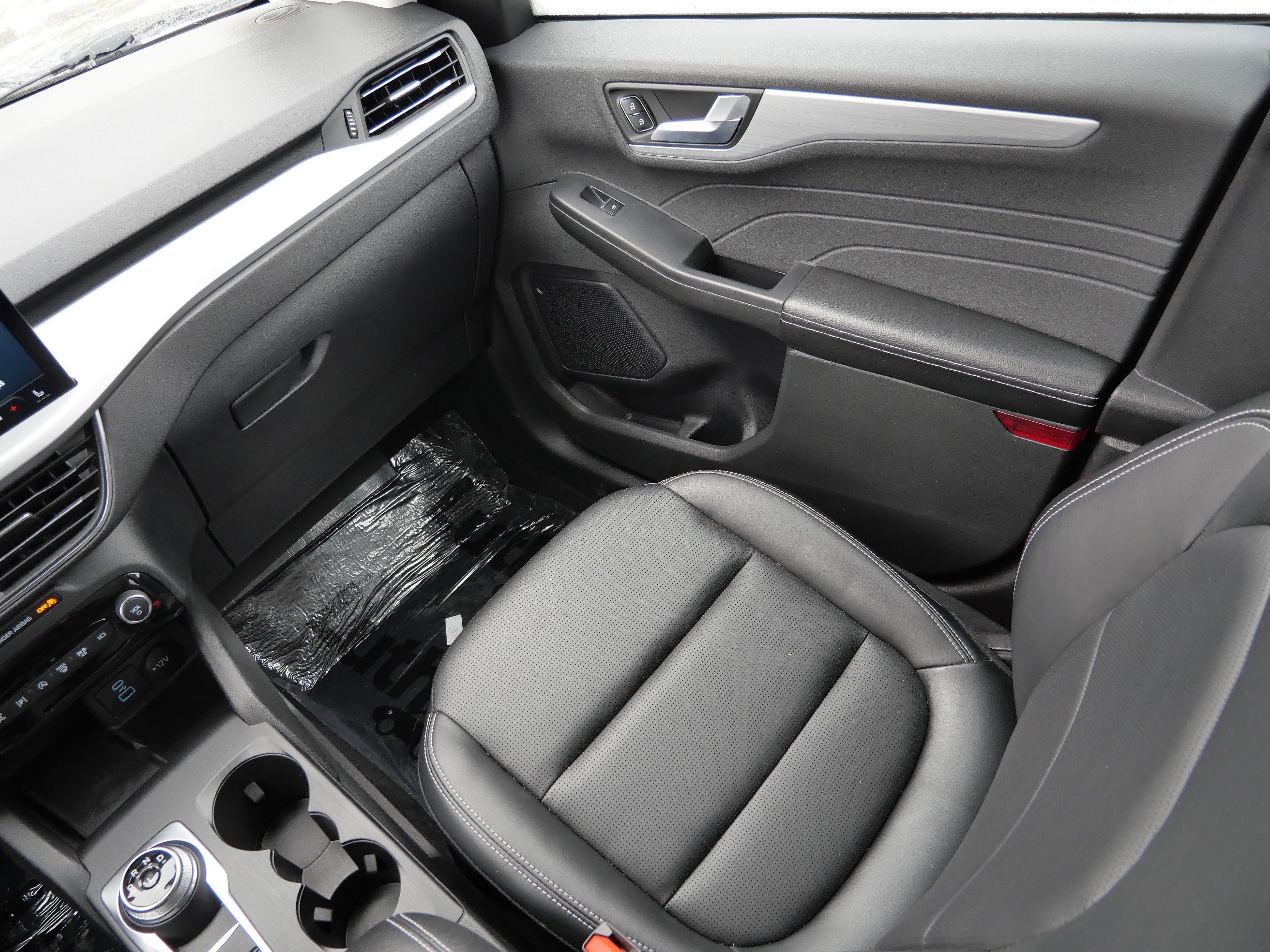 Used 2023 Ford Escape Platinum image 11