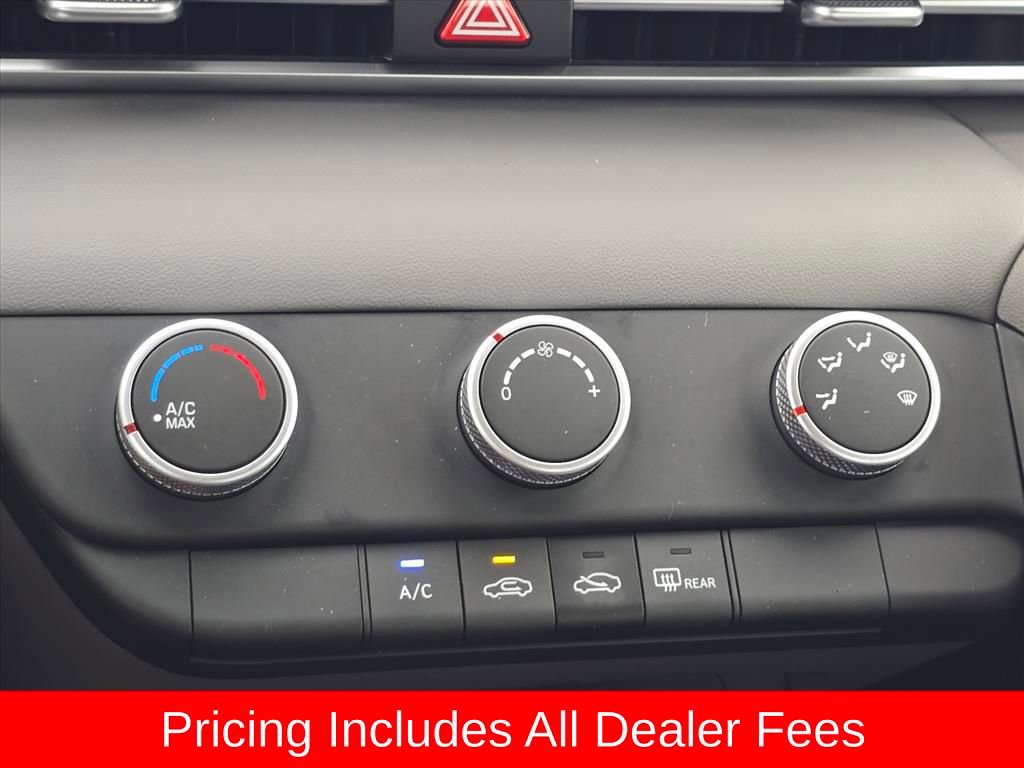 Certified 2024 Hyundai Elantra SE FWD image 23