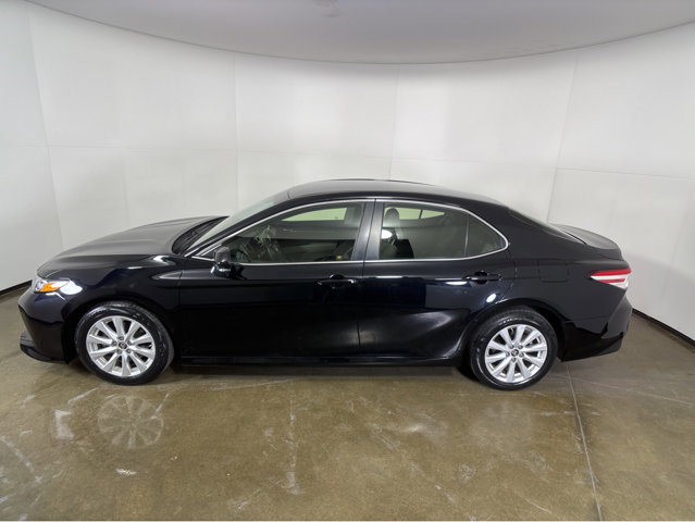 Used 2018 Toyota Camry LE image 17