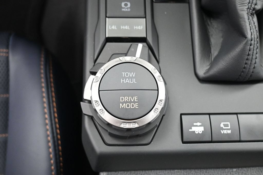 Used 2026 Toyota 4Runner Platinum AWD/4WD image 27