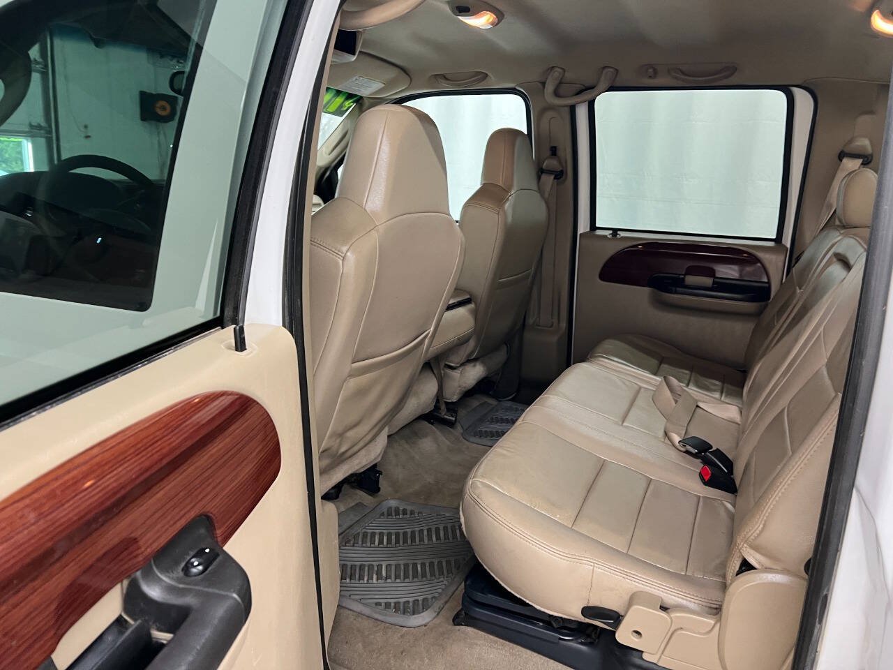 Used 2005 Ford F350 Lariat AWD/4WD image 9