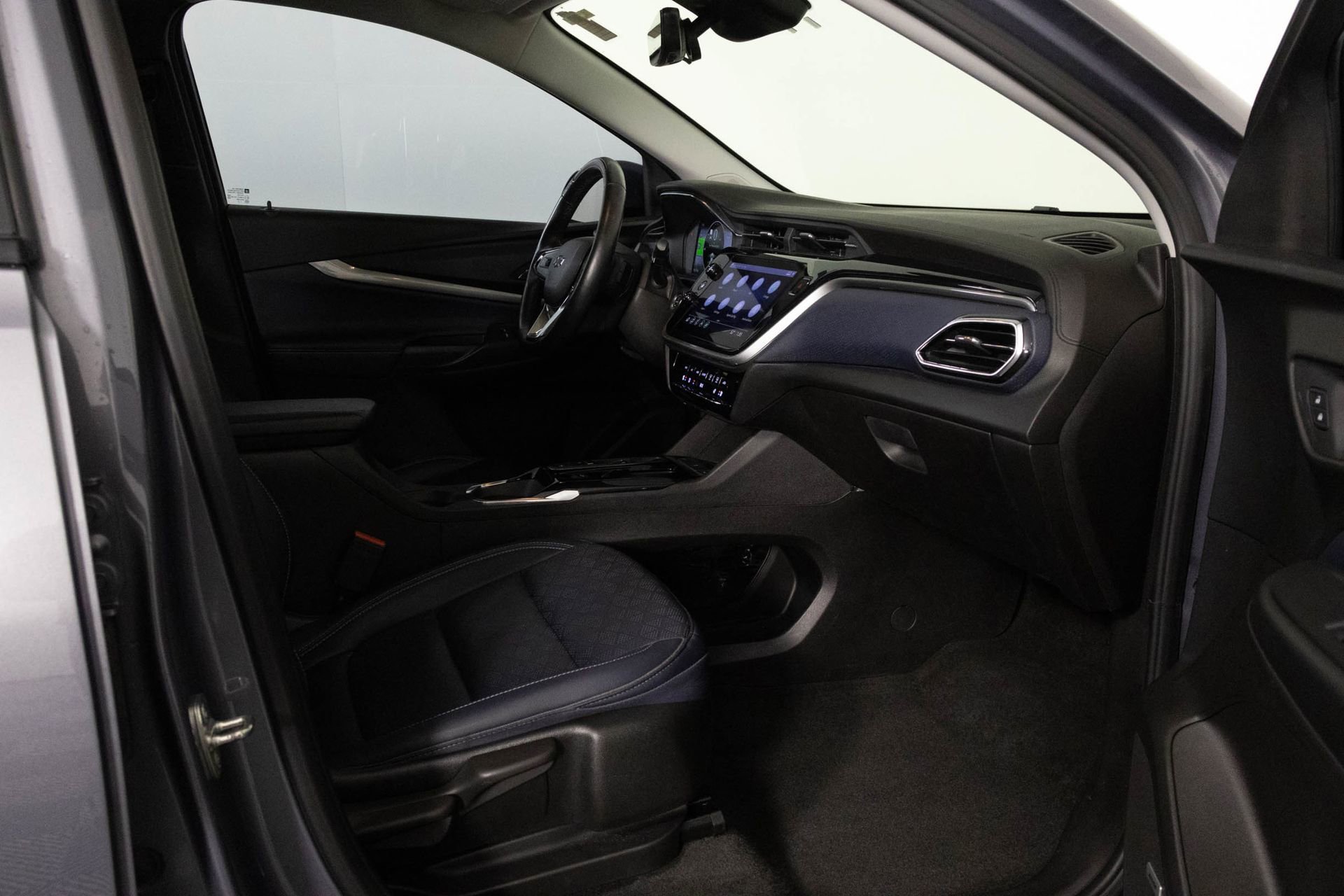 Used 2022 Chevrolet Bolt EUV Premier w/ Sun & Sound Package image 40