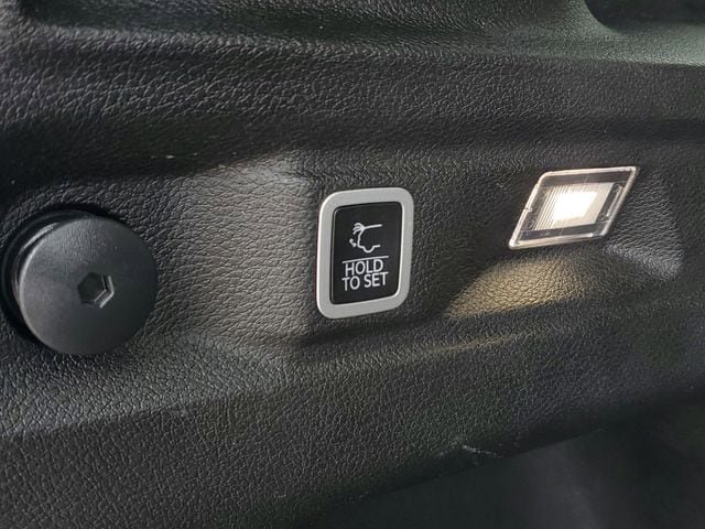 Certified 2024 Jeep Grand Cherokee L Limited AWD/4WD image 13