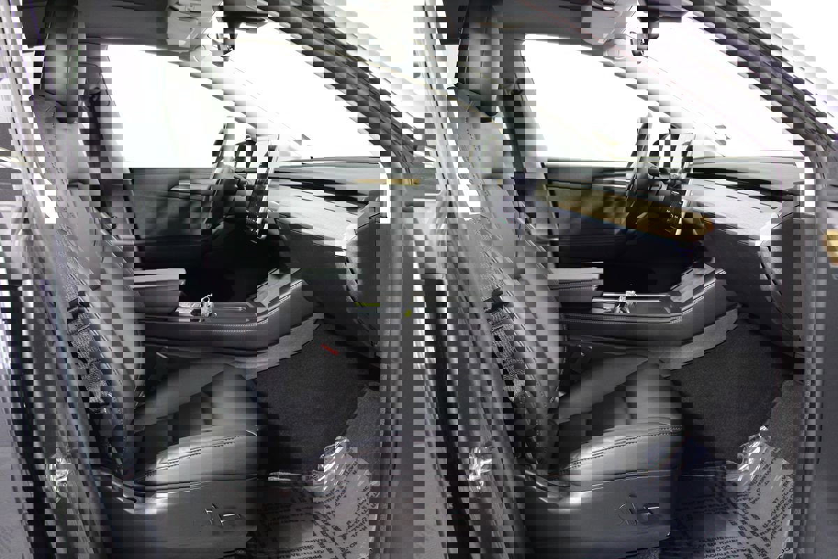 Used 2022 Tesla Model Y Performance image 11