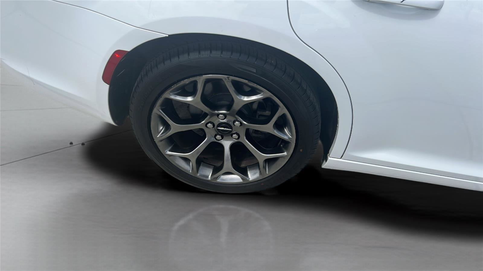 Used 2016 Chrysler 300 S RWD image 19