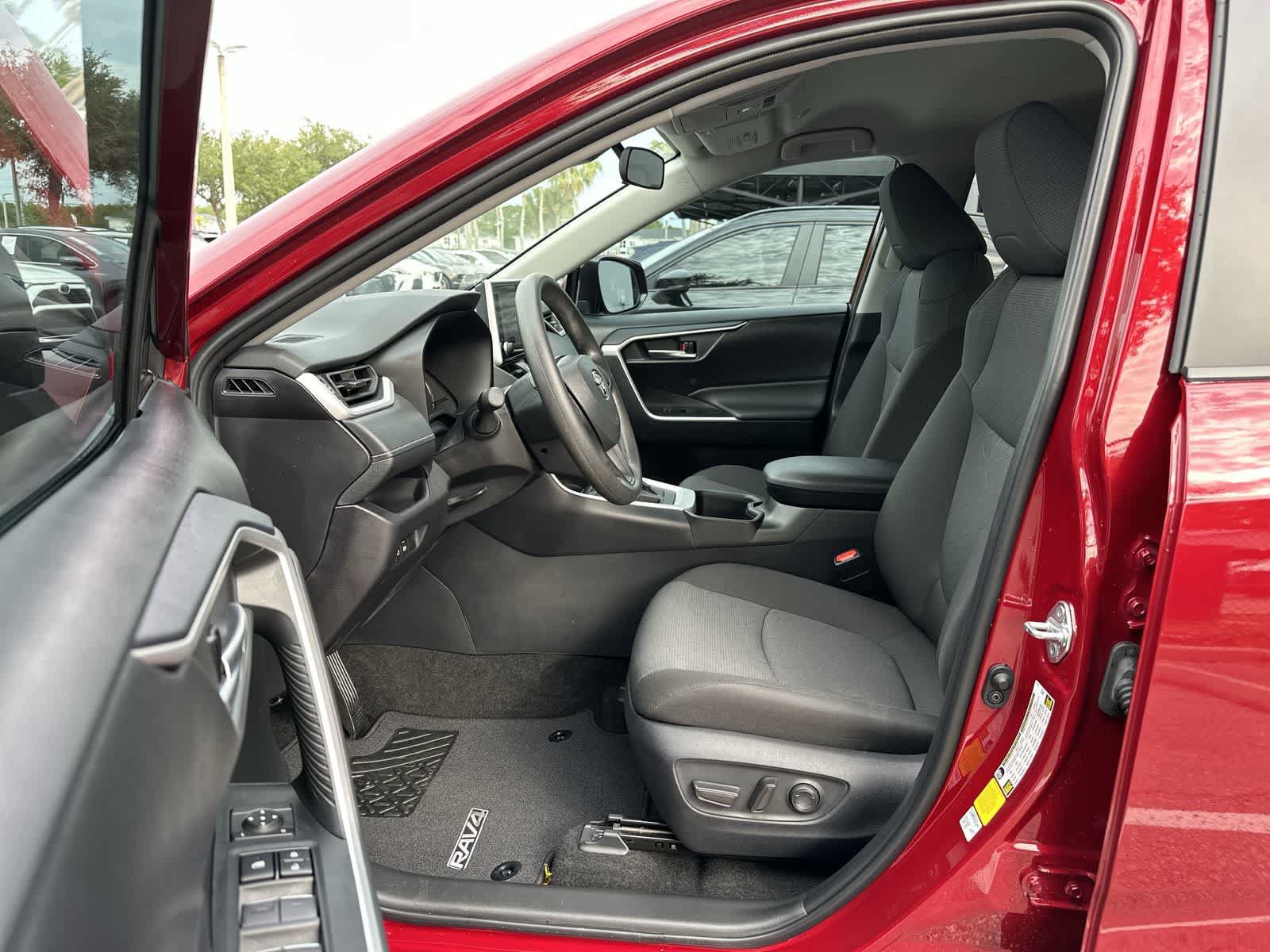 Used 2024 Toyota RAV4 XLE FWD image 2