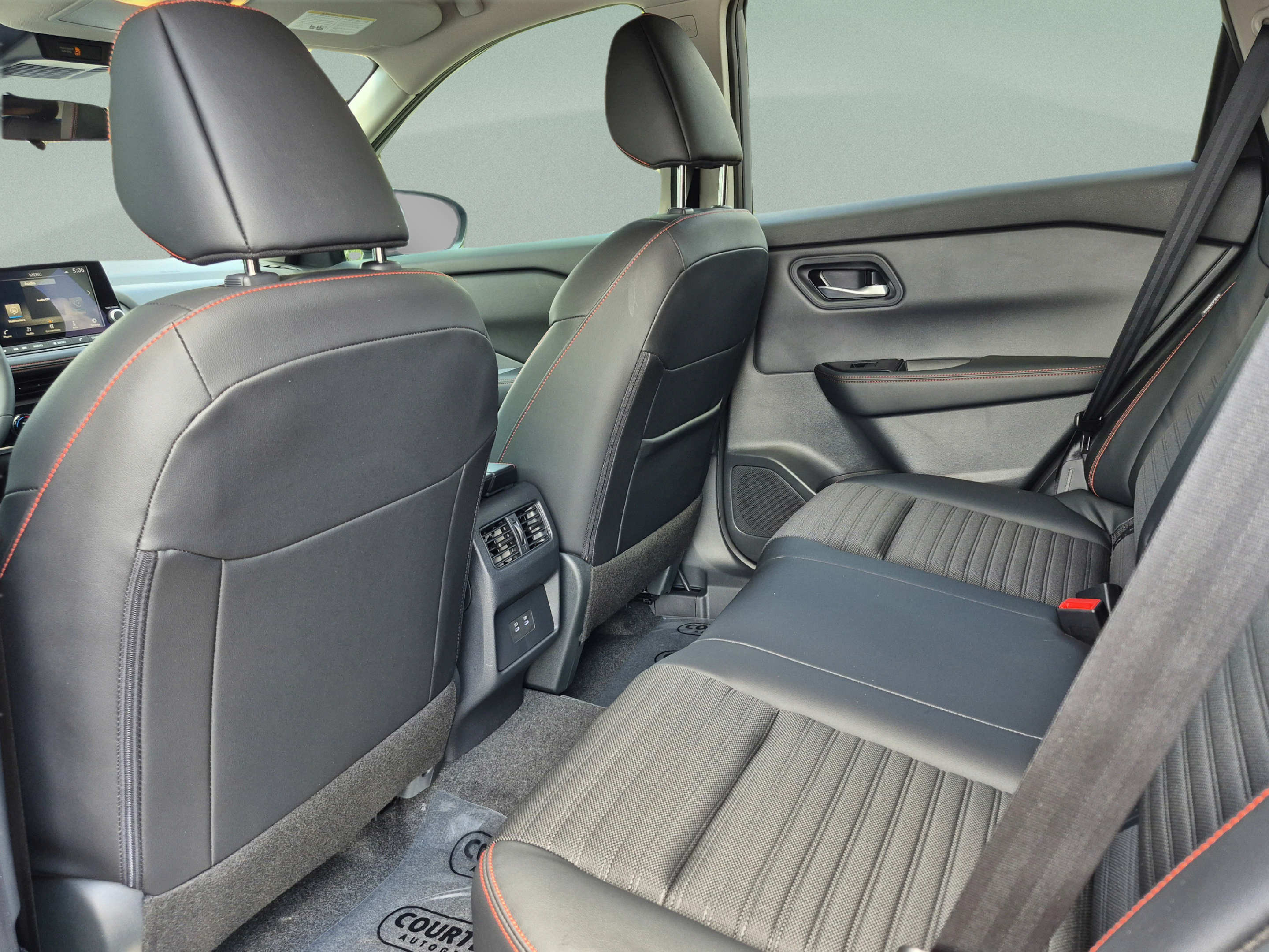 New 2026 Nissan Rogue SV AWD/4WD image 17