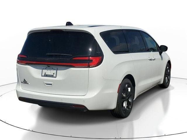 New 2026 Chrysler Pacifica Select FWD image 4