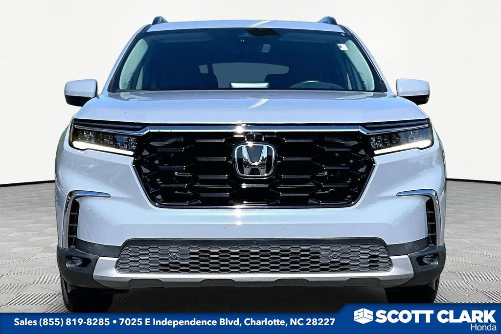 Used 2023 Honda Pilot Elite image 2