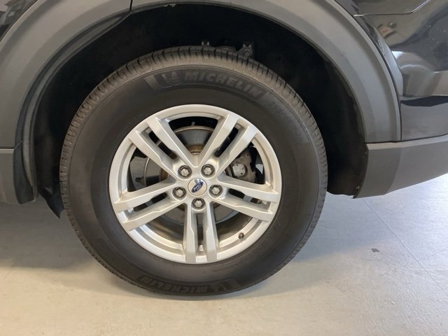 Used 2022 Ford Explorer XLT image 7