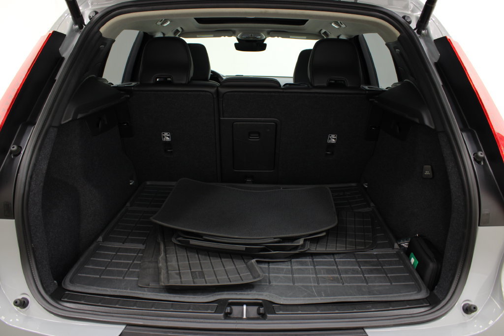 Used 2026 Volvo XC40 B5 Plus AWD/4WD image 32