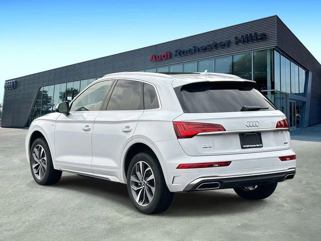 Used 2023 Audi Q5 2.0T Premium w/ Convenience Package image 4