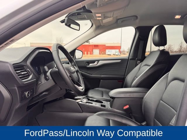 Used 2025 Ford Escape Platinum AWD/4WD image 8