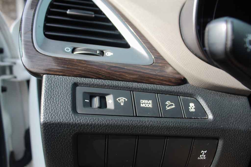 Used 2017 Hyundai Santa Fe Sport AWD/4WD image 14