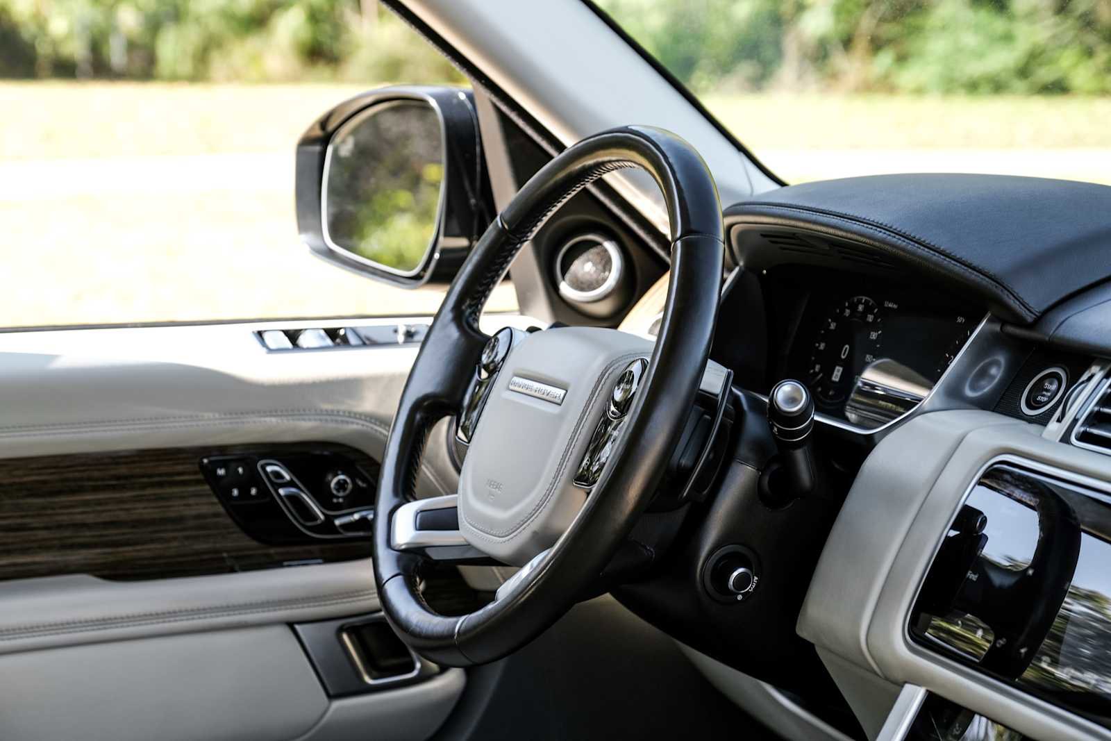 Used 2019 Land Rover Range Rover Long Wheelbase Supercharged image 19