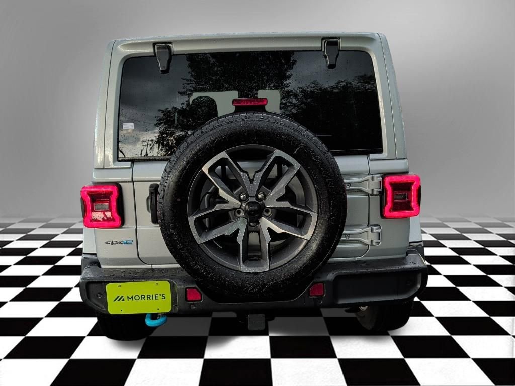 Used 2024 Jeep Wrangler Unlimited w/ Convenience Group AWD/4WD image 9