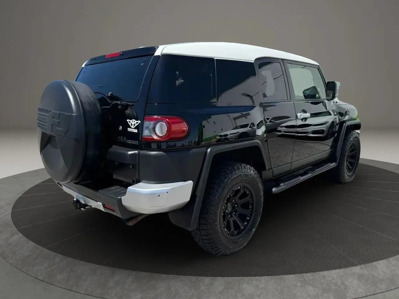 Used 2014 Toyota FJ Cruiser 4WD w/ Upgrade Package image 5