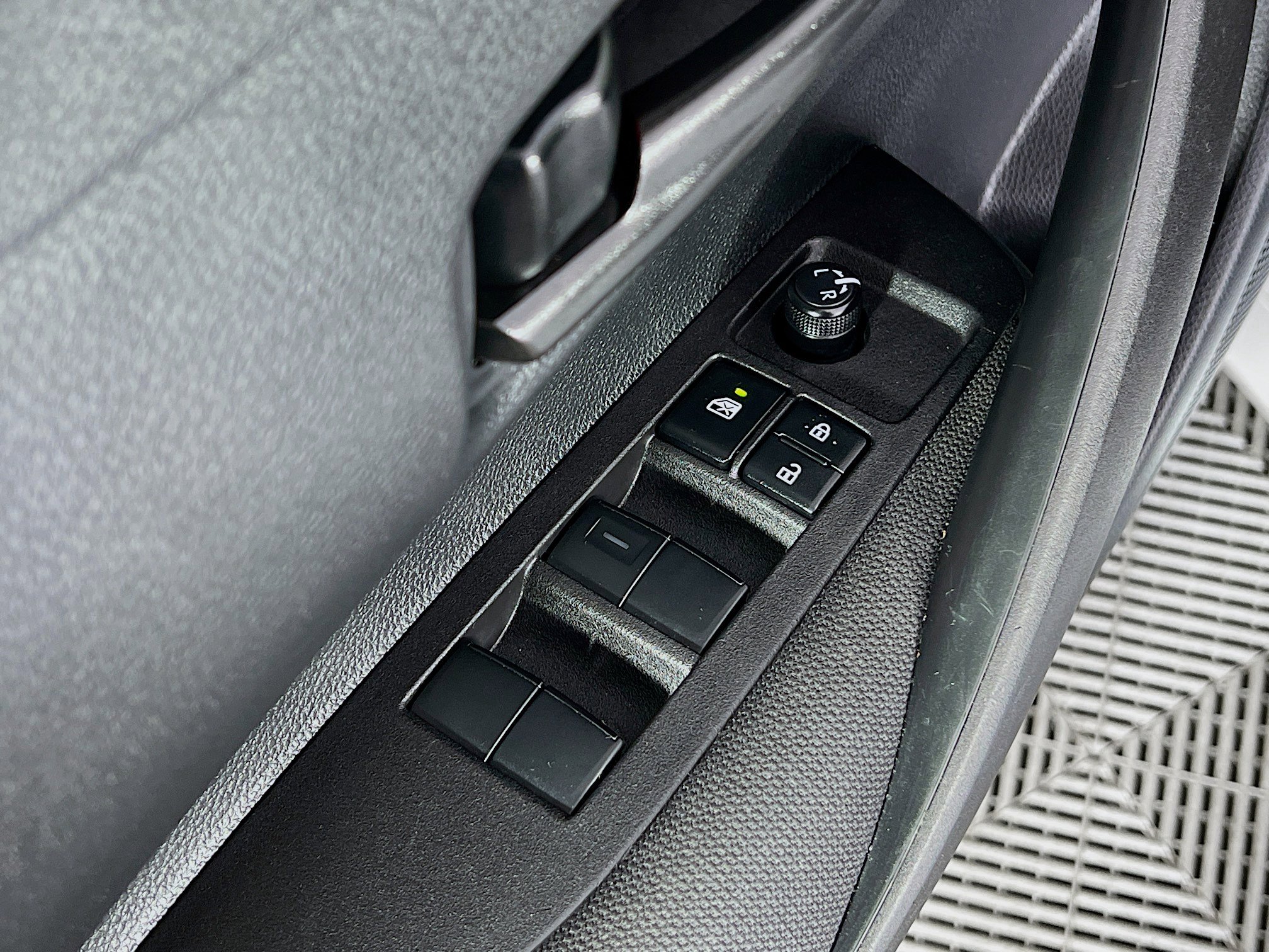 Certified 2025 Toyota Corolla LE image 18