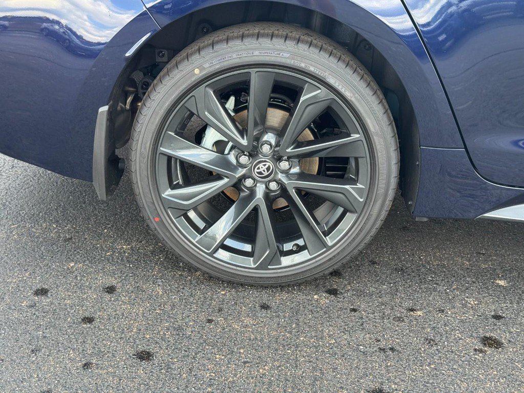 New 2026 Toyota Corolla SE w/ SE Premium Package FWD image 3