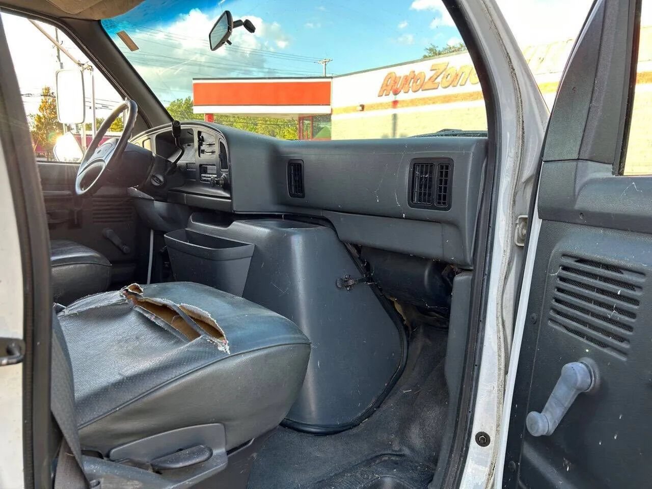 Used 1996 Ford E-350 and Econoline 350 RWD image 10