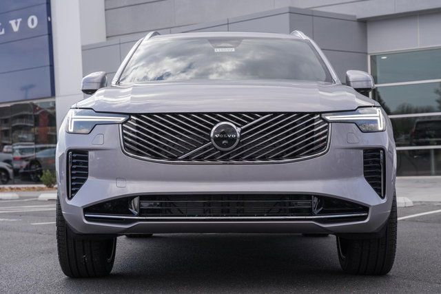 New 2026 Volvo XC90 B6 Plus w/ Protection Package Premier image 2