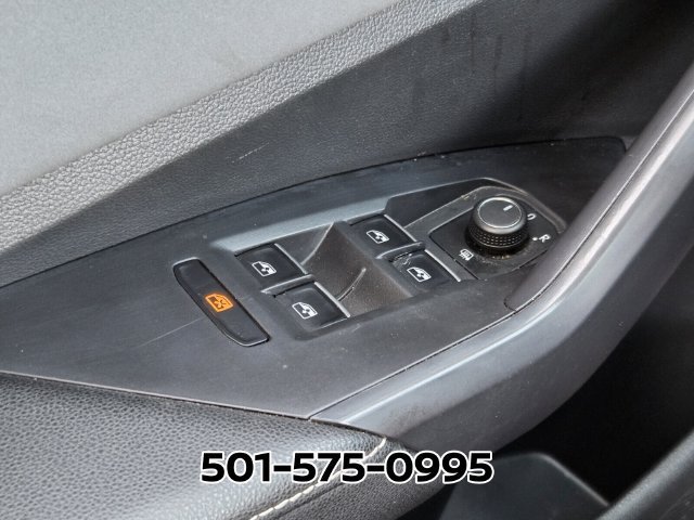 Used 2025 Volkswagen Jetta SE FWD image 33